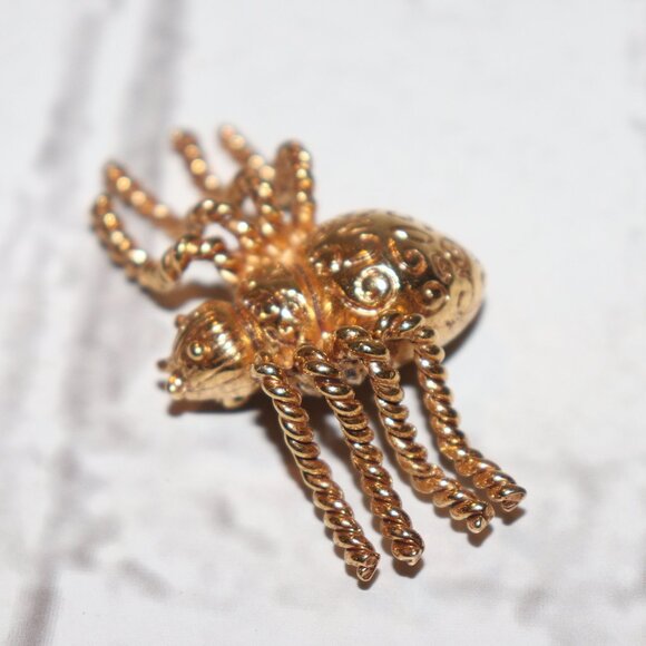 Vintage Jewelry - Vintage gold spider brooch 2.25" wide